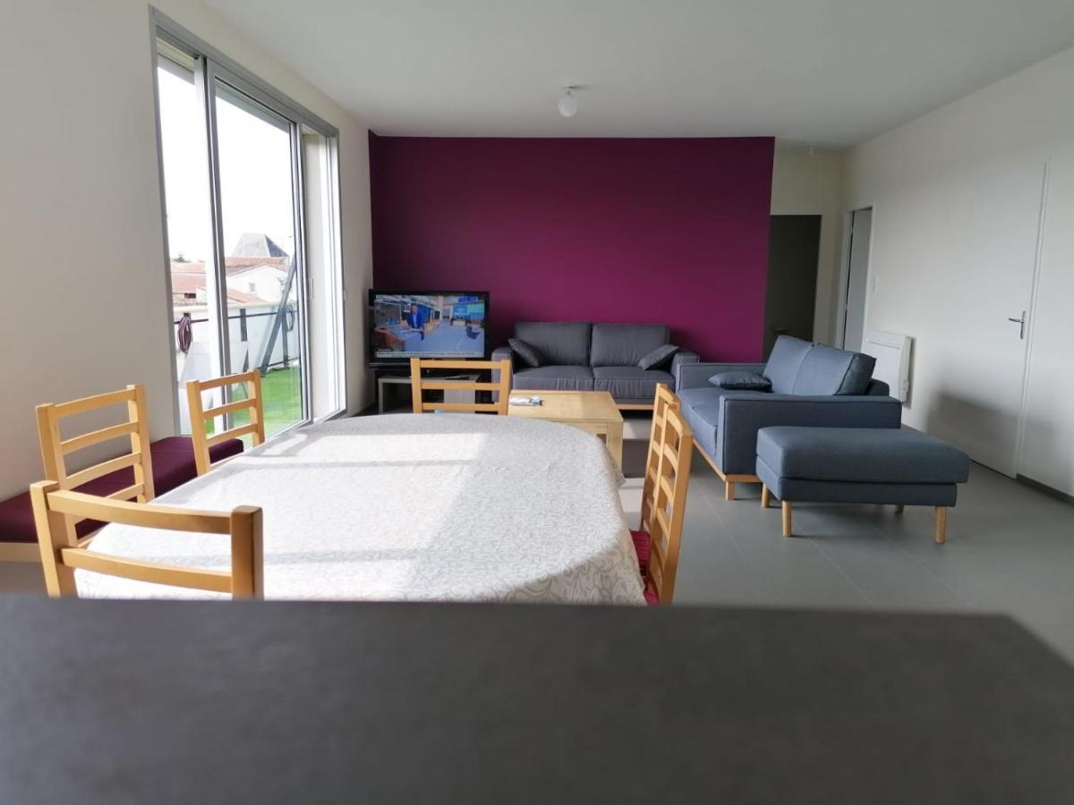 Appartement Lily-Rose Cerizay Exteriör bild